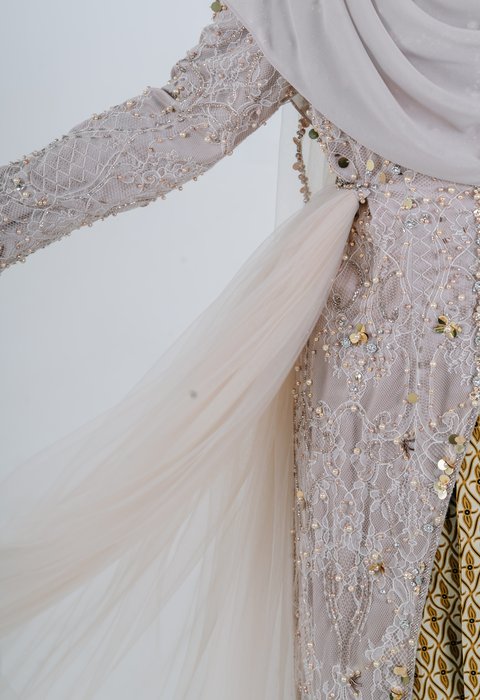 Kebaya Cream Gold