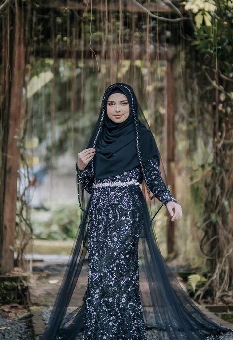 Dress Hitam Slim